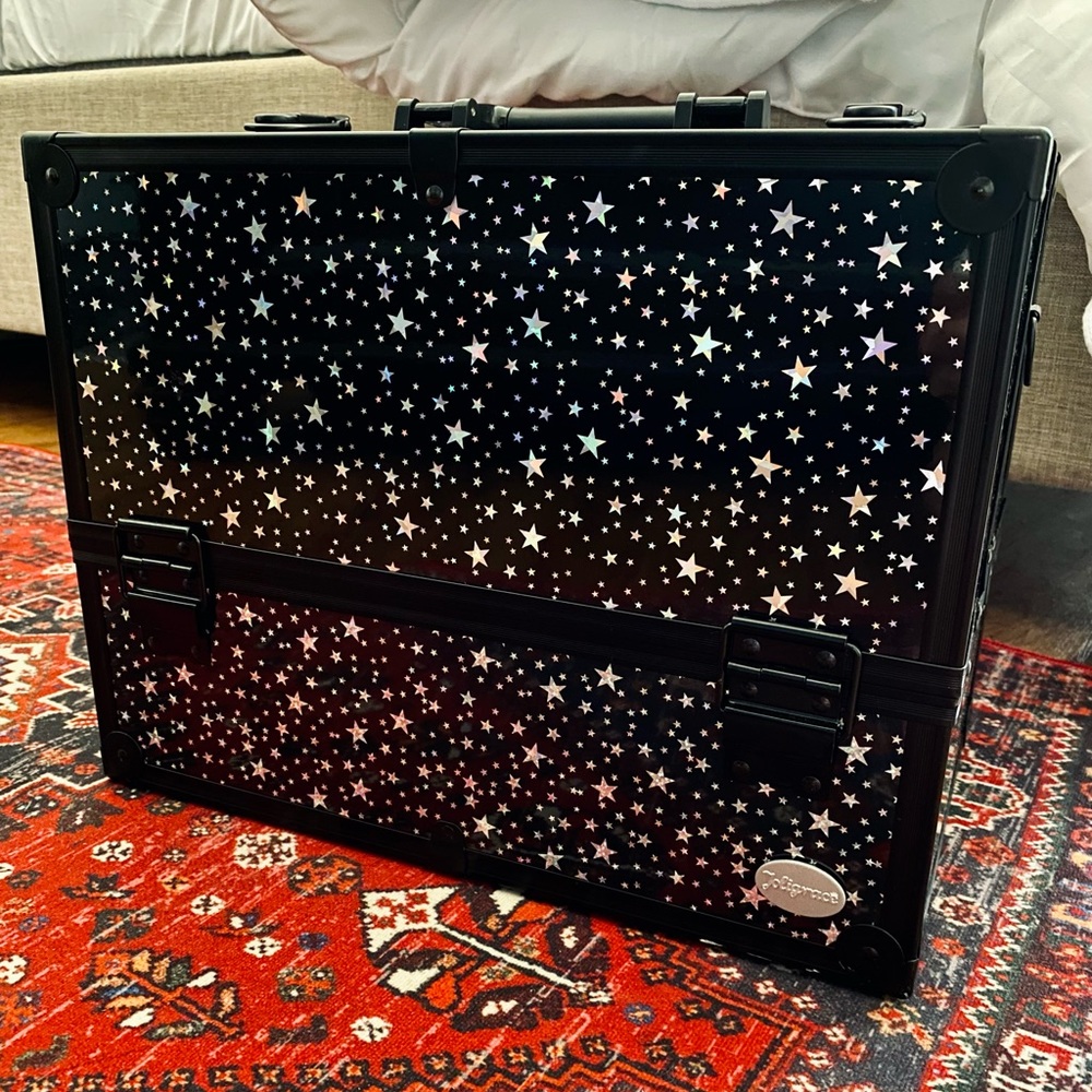 Star Pattern 6 Trays Makeup Case